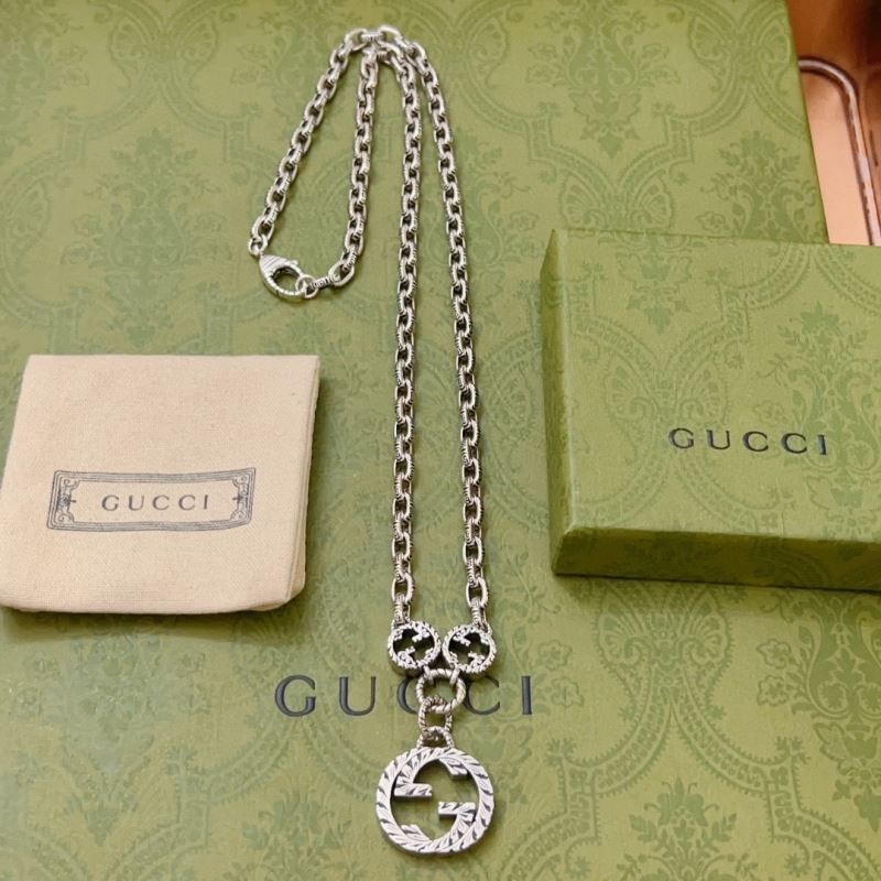 G*u*i necklaces
